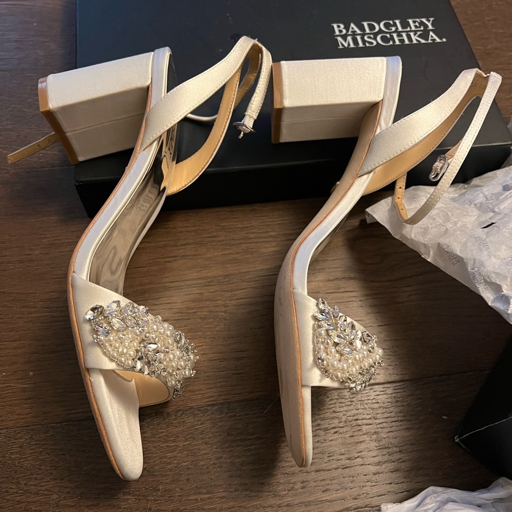 Badgley Mischka Clara Heels Size 9 - Picture 4 of 6